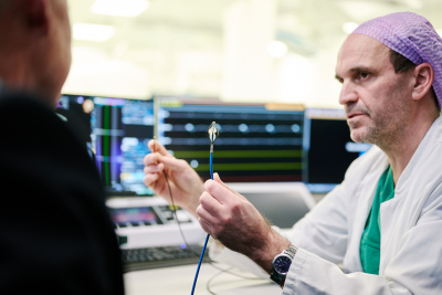 Oberbürgermeister Dr. Thomas Jung mit Dr. med. Dirk Bastian