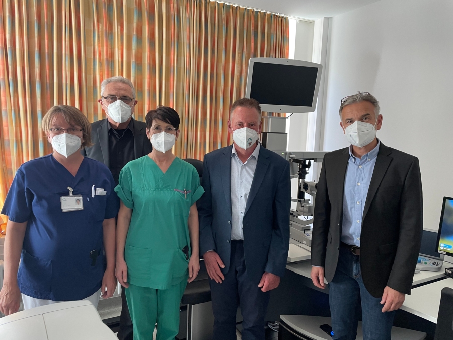 Mitarbeiter und OB Jung besuchen Station der Augenklinik nach barrierefreiem Umbau