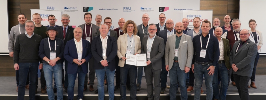 Gruppenfoto mit den Experten im Rahmen der Veranstaltung Fürther Gespräche