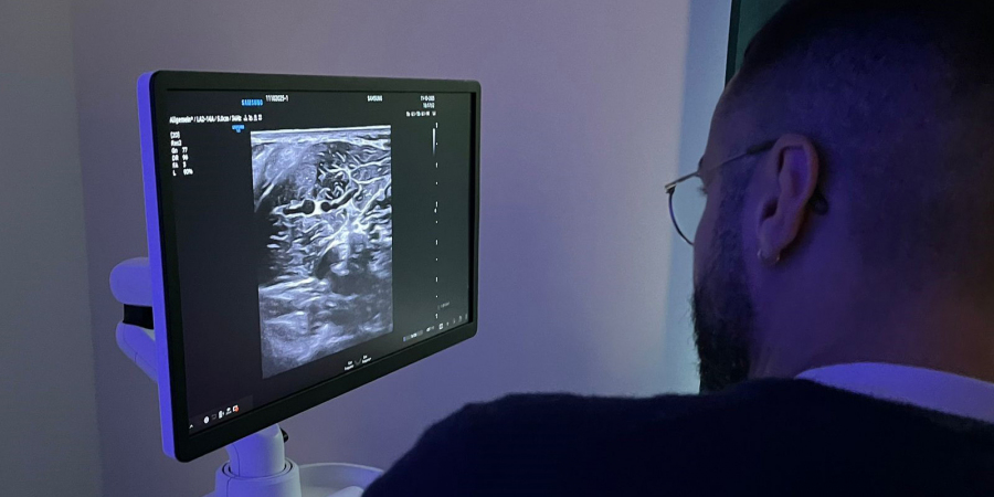 Blick auf Ultraschallaufnahme