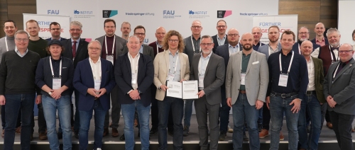 Gruppenfoto mit den Experten im Rahmen der Veranstaltung Fürther Gespräche