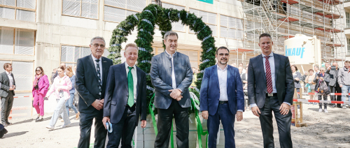Dr. Markus Söder zu Besuch beim Richtfest am Klinikum Fürth