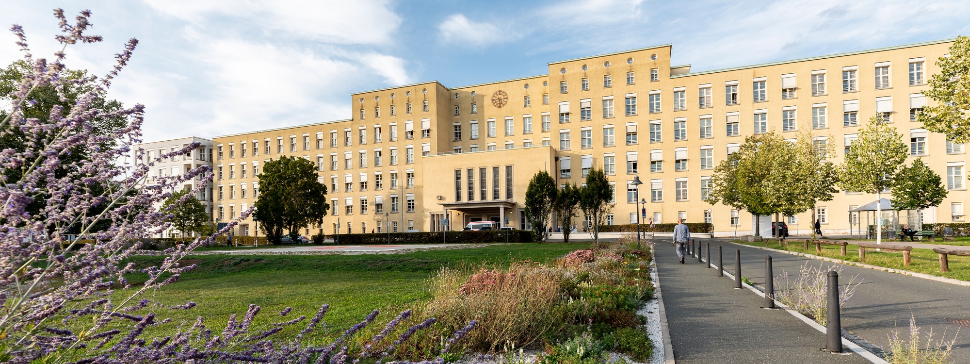 Außenaufnahme Haupthaus Klinikum Fürth