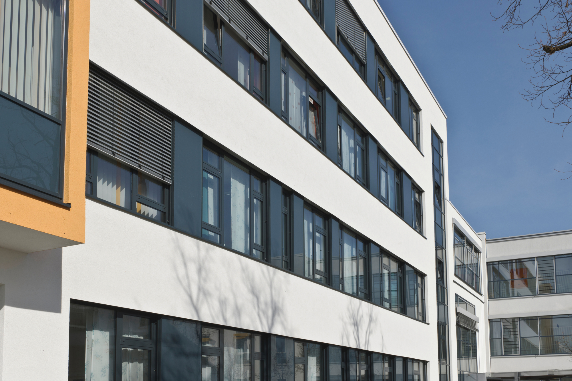 Außenansicht auf das Gebäude der Frauenklinik